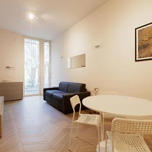 Guesthost - Cordusio Enchanting Apartment Milano